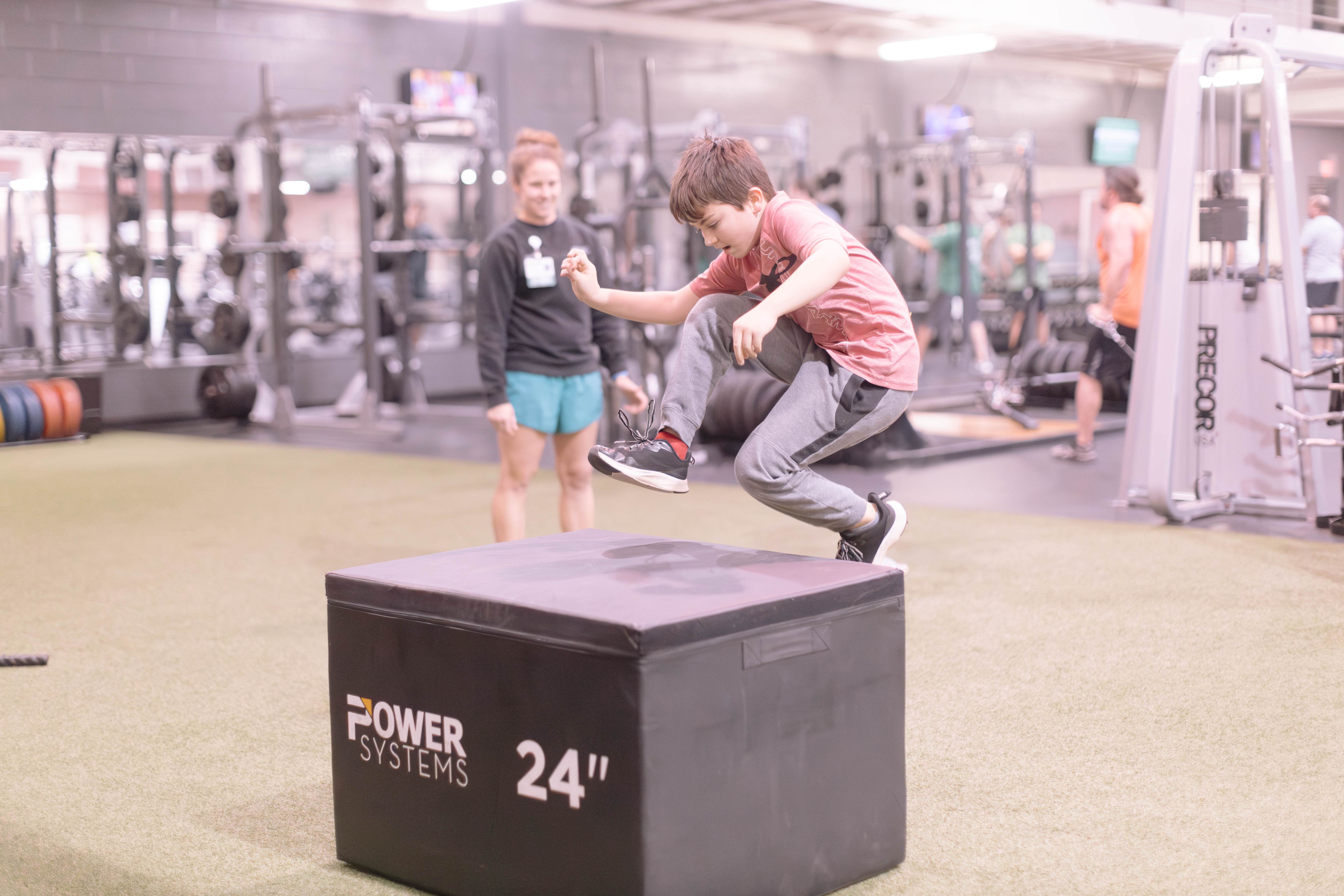 Helping Young Athletes Achieve Sports Goals Through Performance Training 
